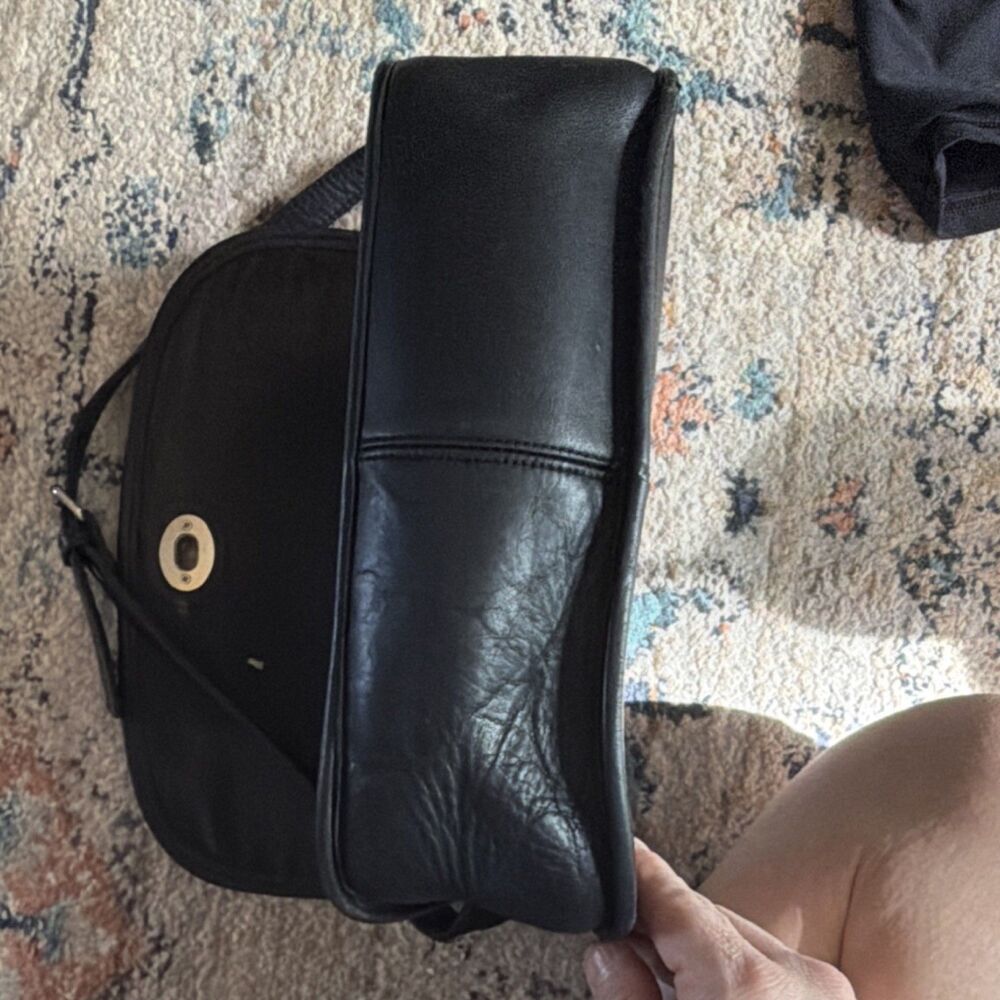 Georgetown Leather Design Black Shoulder Bag TurnLock Inner Pockets Gold Vintage - Picture 6 of 10